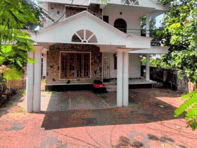 4 BHK Independent House in Edappally for resale Ernakulam. The reference number is 16713161