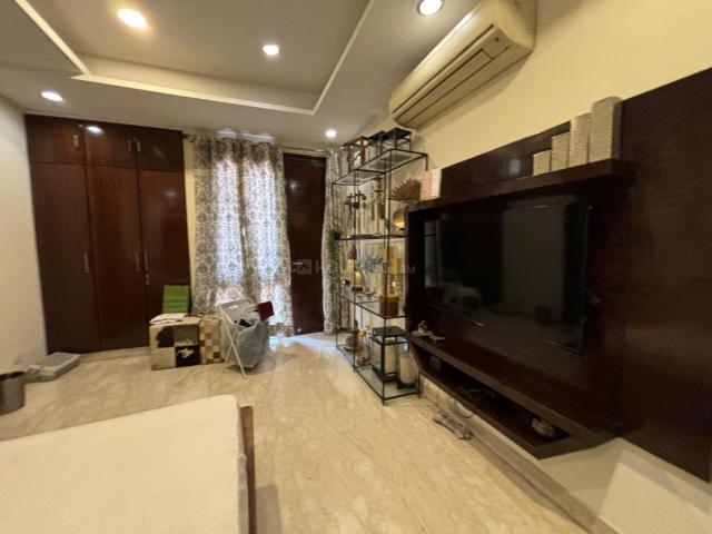 4 BHK Independent House in Garhi for resale New Delhi. The reference number is 14947658