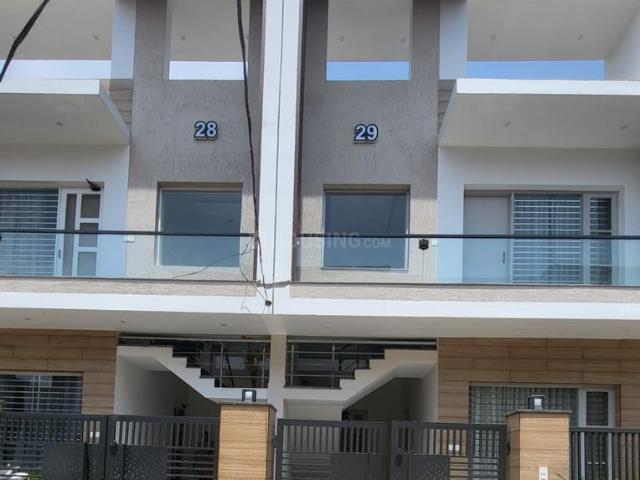 4 BHK Independent House in Gazipur for resale Zirakpur. The reference number is 17457373