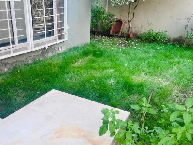 4 BHK Independent House in Ghuma for resale Ahmedabad. The reference number is 19541475