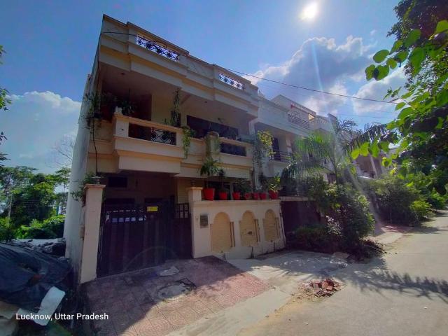 4 BHK Independent House in Gomti Nagar for rent Lucknow. The reference number is 9913783