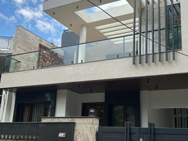 4 BHK Independent House in Gomti Nagar for resale Lucknow. The reference number is 17628641