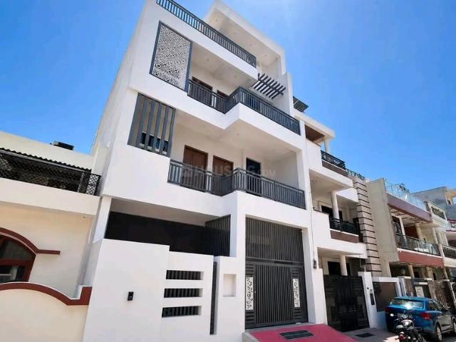 4 BHK Independent House in Gomti Nagar for resale Lucknow. The reference number is 20226509
