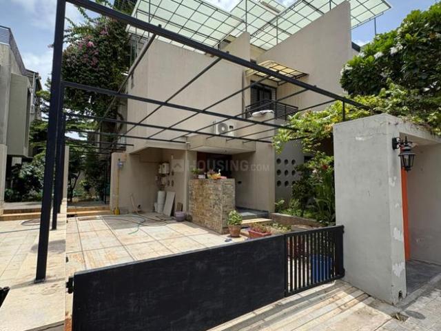 4 BHK Independent House in Gokuldham for resale Ahmedabad. The reference number is 20191699