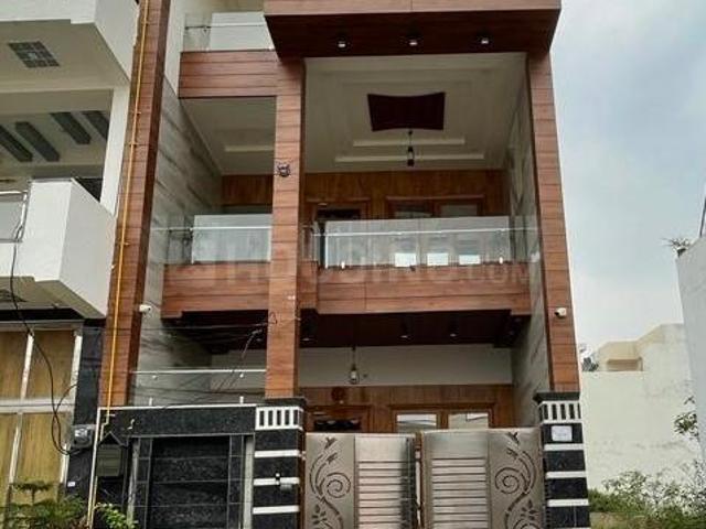 4 BHK Independent House in Govindpuram for resale Ghaziabad. The reference number is 18618488