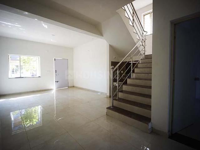 4 BHK Independent House in Hathijan for resale Ahmedabad. The reference number is 19881406