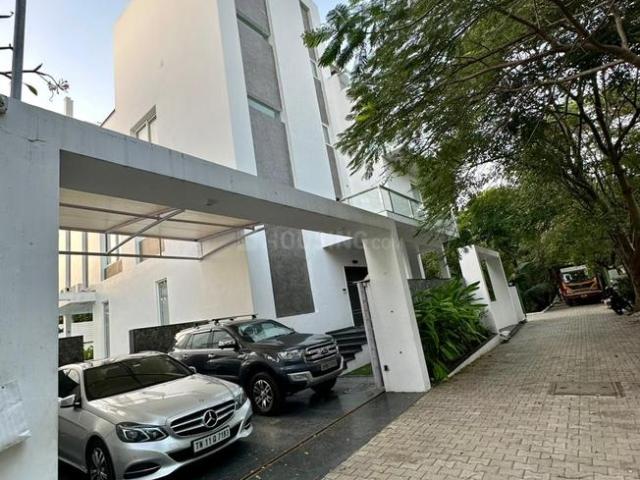 4 BHK Independent House in Injambakkam for resale Chennai. The reference number is 20368275