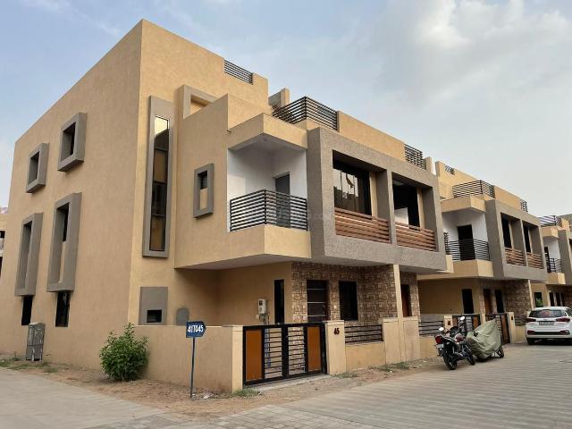 4 BHK Independent House in Isanpur for resale Ahmedabad. The reference number is 20403815