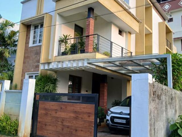 4 BHK Independent House in Kadavanthra for resale Kochi. The reference number is 17703137