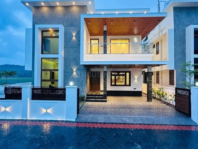4 BHK Independent House in Kakkanad for resale Kochi. The reference number is 17421949