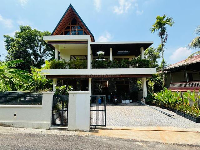 4 BHK Independent House in Kakkanad for resale Kochi. The reference number is 17726891