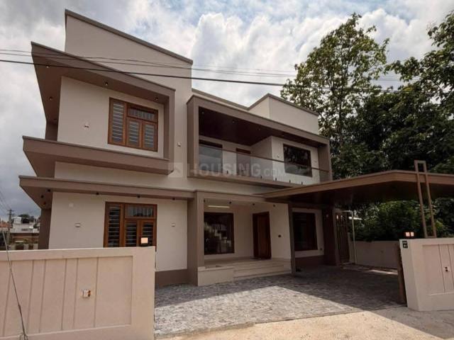 4 BHK Independent House in Kakkanad for resale Kochi. The reference number is 20369471