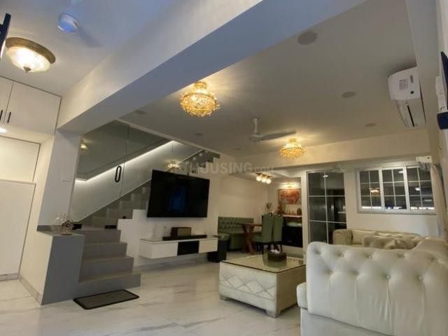 4 BHK Independent House in Khar West for resale Mumbai. The reference number is 19723342
