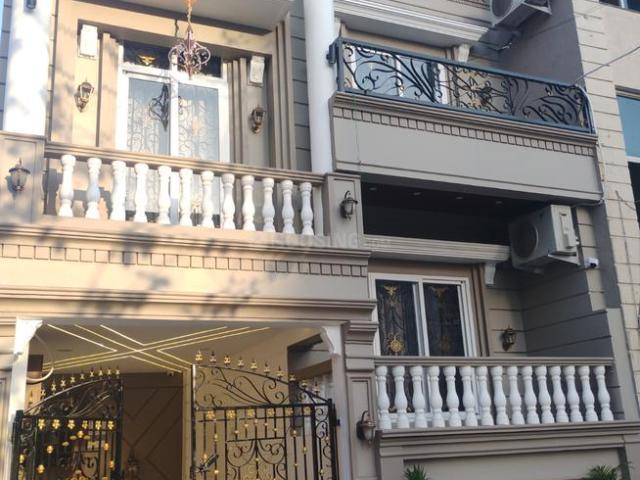 4 BHK Independent House in Nipania for resale Indore. The reference number is 17387913