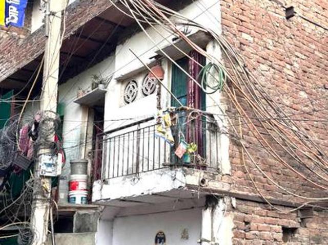4 BHK Independent House in Okhla Industrial Area for resale New Delhi. The reference number is 18011000