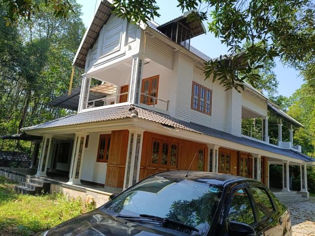 4 BHK Independent House in Pallikkara for resale Kochi. The reference number is 20426040