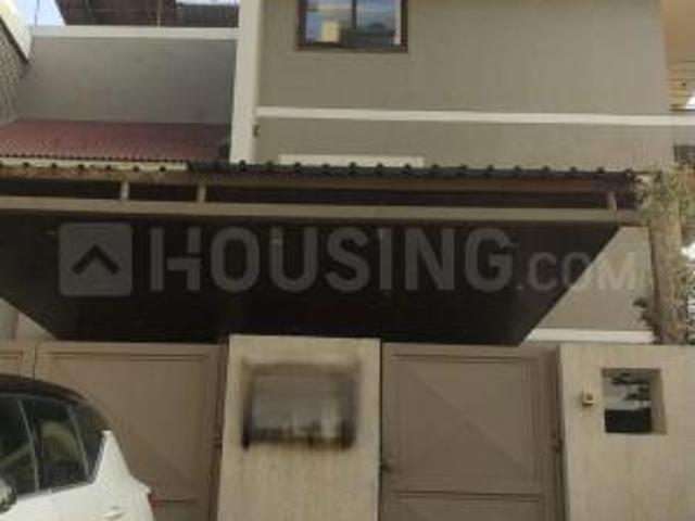 4 BHK Independent House in Prahlad Nagar for resale Ahmedabad. The reference number is 19753964