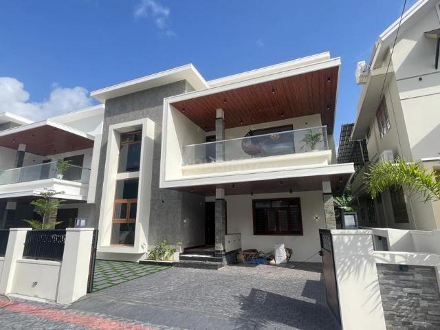 4 BHK Independent House in Pukkattupady for resale Kochi. The reference number is 17472217
