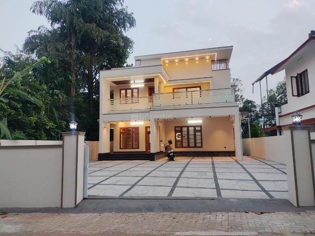 4 BHK Independent House in Pukkattupady for resale Kochi. The reference number is 19186018