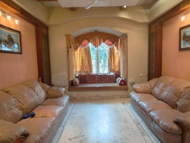 4 BHK Independent House in Ramdev Nagar for resale Ahmedabad. The reference number is 20642708