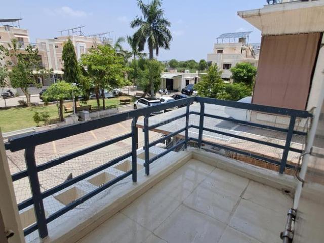 4 BHK Independent House in Sola for rent Ahmedabad. The reference number is 20389837