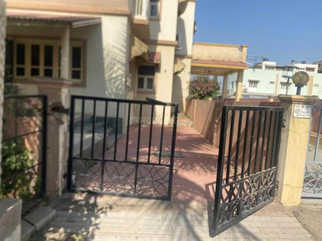 4 BHK Independent House in Science City for resale Ahmedabad. The reference number is 19969351