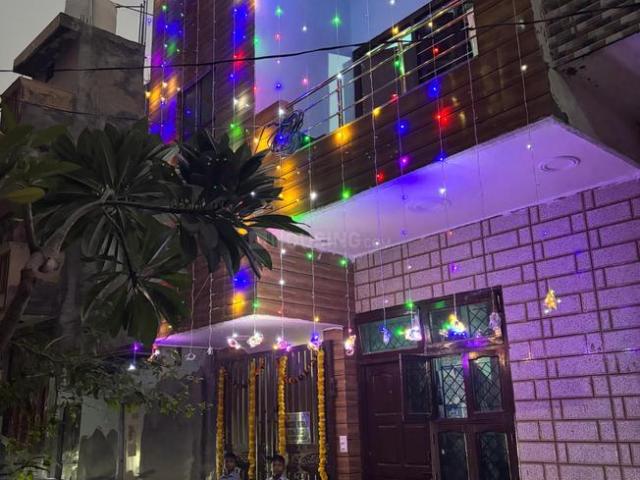 4 BHK Independent House in Sector 105 for resale Gurgaon. The reference number is 19533942