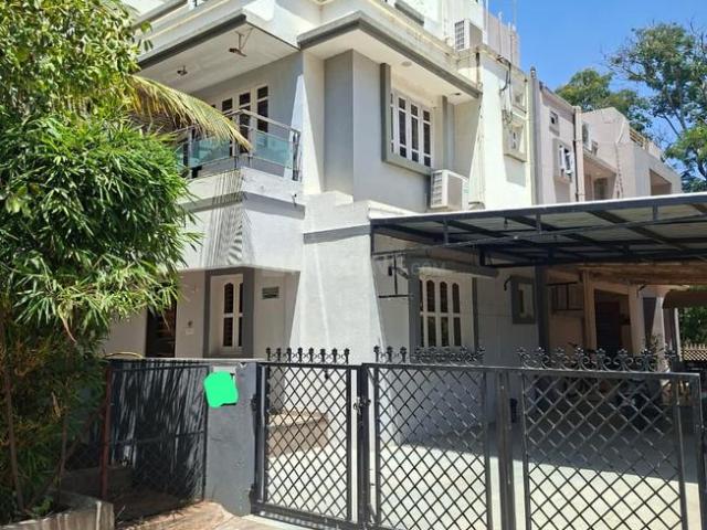 4 BHK Independent House in Sector 29 for resale Gandhinagar. The reference number is 20247980