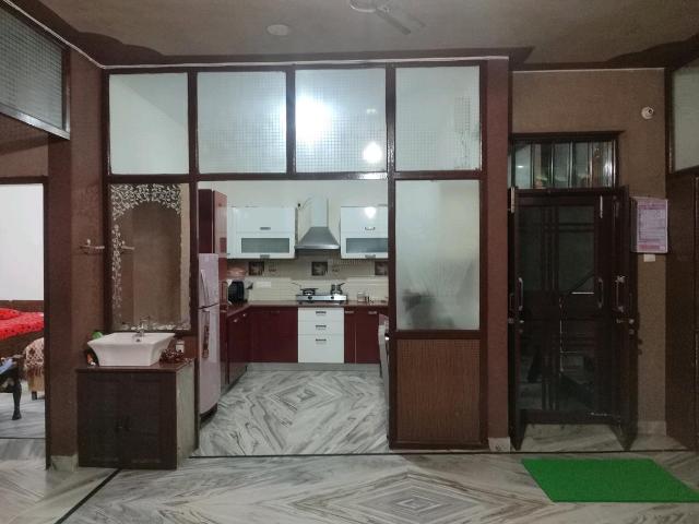 4 BHK Independent House in Sector 33 for resale Sohna Road. The reference number is 7633415