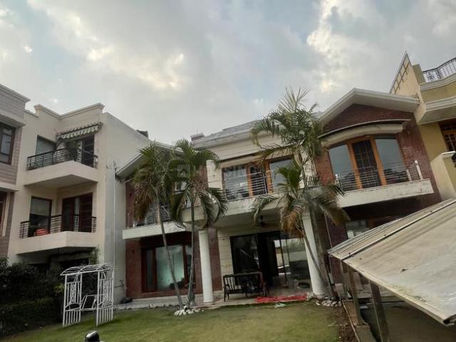 4 BHK Independent House in Sector 36 for rent Chandigarh. The reference number is 19419317