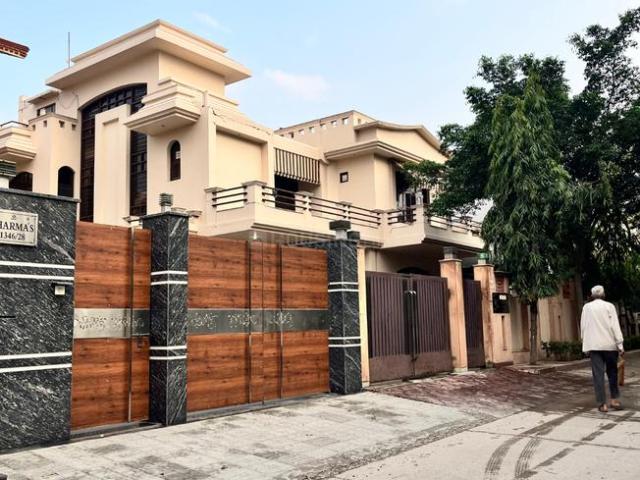 4 BHK Independent House in Sector 7 for resale Faridabad. The reference number is 20921941