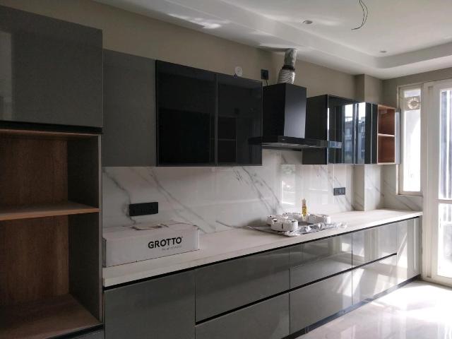 4 BHK Independent House in Sector 49 for resale Gurgaon. The reference number is 16389924