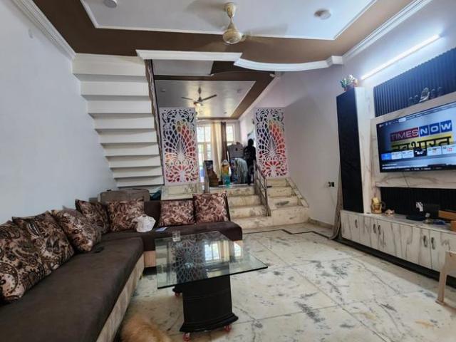 4 BHK Independent House in Sector 50 for resale Noida. The reference number is 19427563