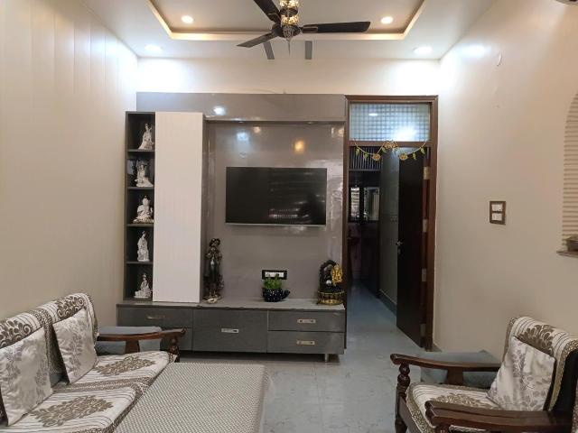 4 BHK Independent House in Sector 8 Rohini for resale New Delhi. The reference number is 14927921
