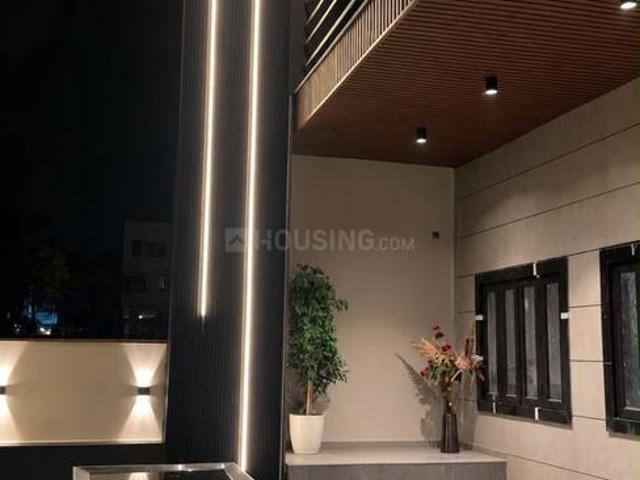 4 BHK Independent House in Sector 92 for rent Noida. The reference number is 20475482