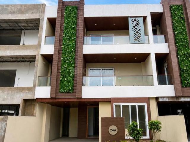 4 BHK Independent House in Shankar Nagar for resale Raipur. The reference number is 20572956