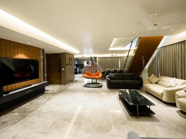 4 BHK Penthouse in Ambli for rent Ahmedabad. The reference number is 19997242