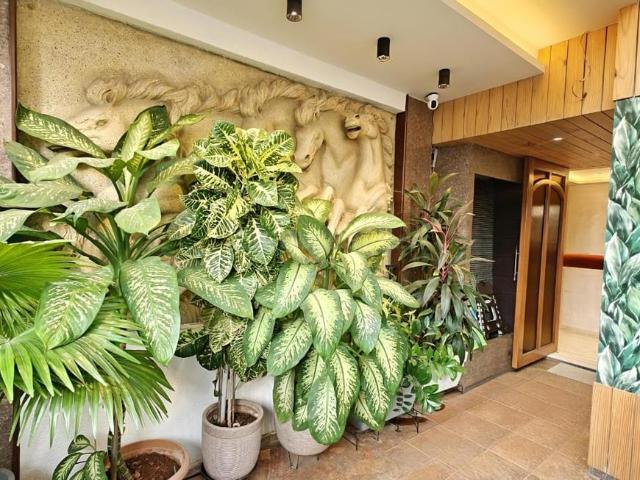 4 BHK Penthouse in Bandra West for resale Mumbai. The reference number is 20703532