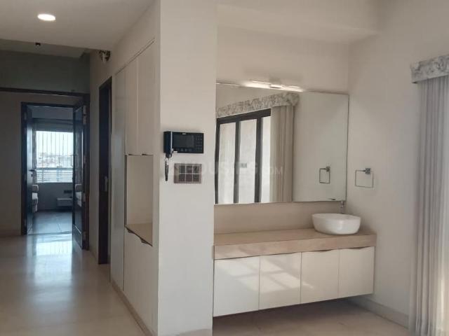 4 BHK Penthouse in Ellisbridge for resale Ahmedabad. The reference number is 20954714