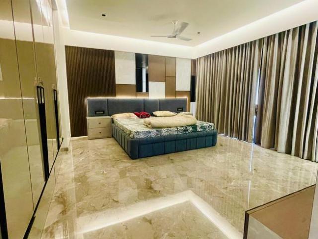 4 BHK Penthouse in Iscon Ambli Road for rent Ahmedabad. The reference number is 20176503