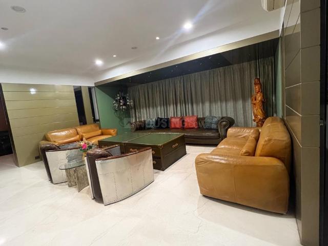 4 BHK Penthouse in Prahlad Nagar for resale Ahmedabad. The reference number is 20390103