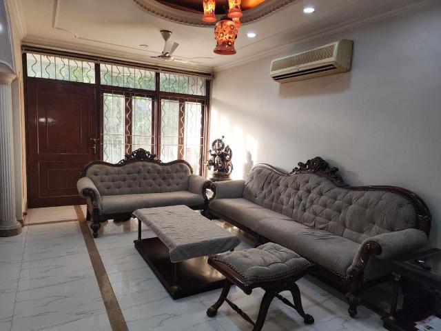4 BHK Penthouse in Vasant Kunj for resale New Delhi. The reference number is 18337478