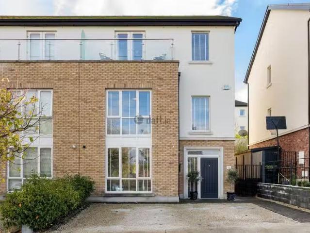 4 Blackberry Hill, Carrickmines, Dublin 18 is for rent