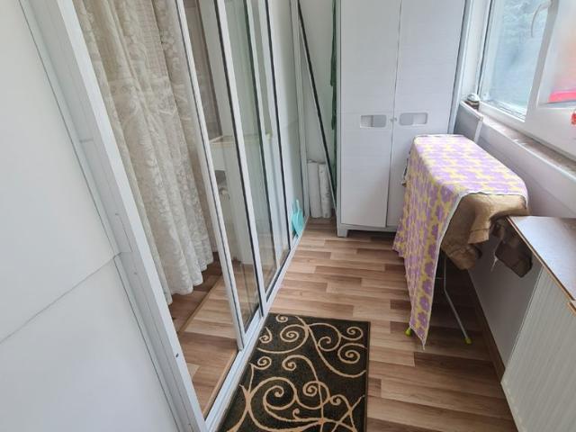 4 cam Zona Garii, etaj 1 renovat