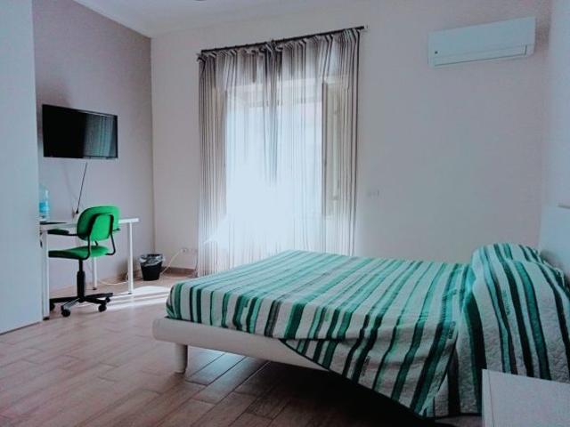 4 camere Via Vincenzo De Simone 3