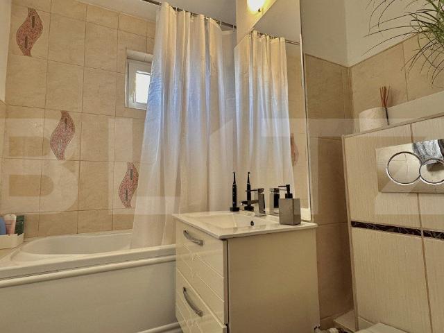 4 camere, apartament de vanzare Bihor judet, Calea Aradului 9274 •