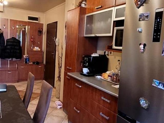 4 camere, apartament de vanzare Bihor judet, Strada Henri Coanda 9250 •