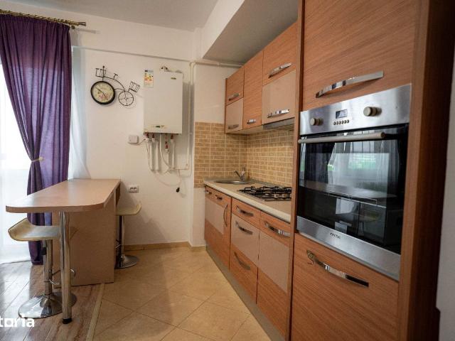 4 camere, apartament de vanzare Iasi judet, La Castele 8915 •