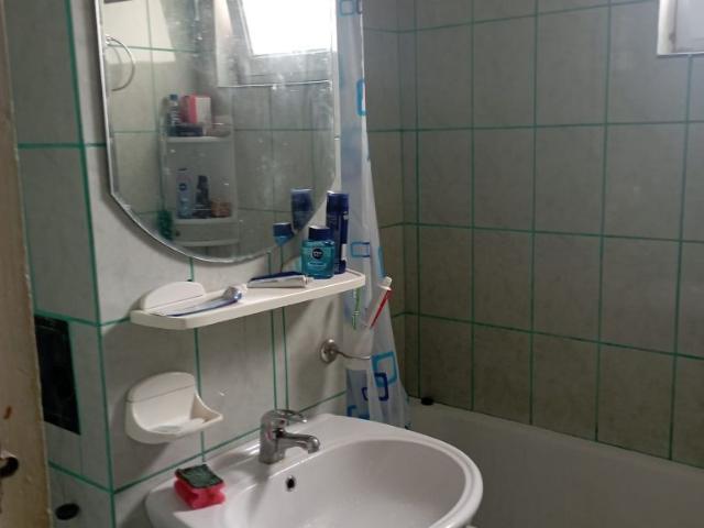 4 camere, apartament de vanzare Valcea judet, Ramnicu Valcea 8635 •