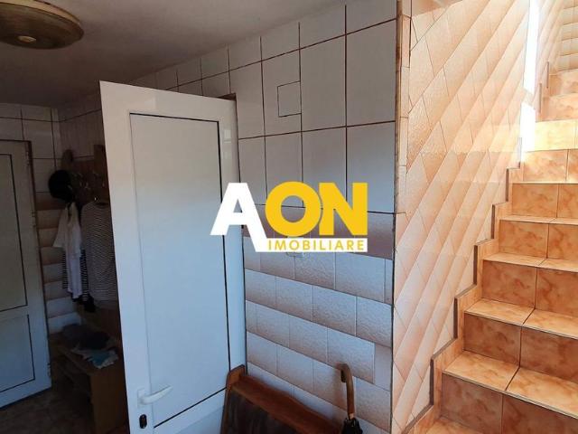 Casa cu 4 camere, garaj, teren 791 mp, zona Schit